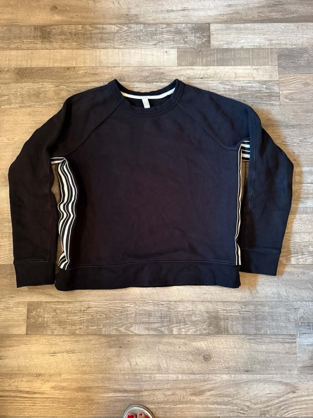 Athleta 24/7 Striped Crew Sweatshirt Pullover Black Boxy Women's Size M